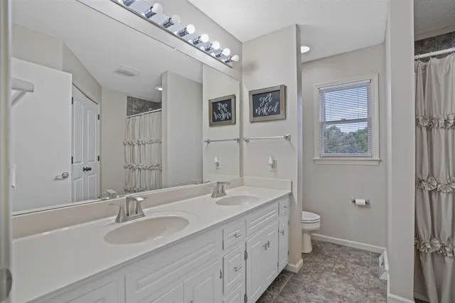 $373,000 | 153 Old Farmers Road, Clarksville, TN 37043