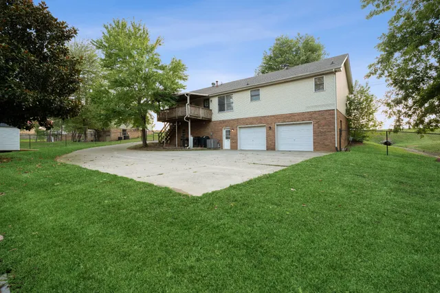 $373,000 | 153 Old Farmers Road, Clarksville, TN 37043