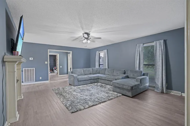 $373,000 | 153 Old Farmers Road, Clarksville, TN 37043