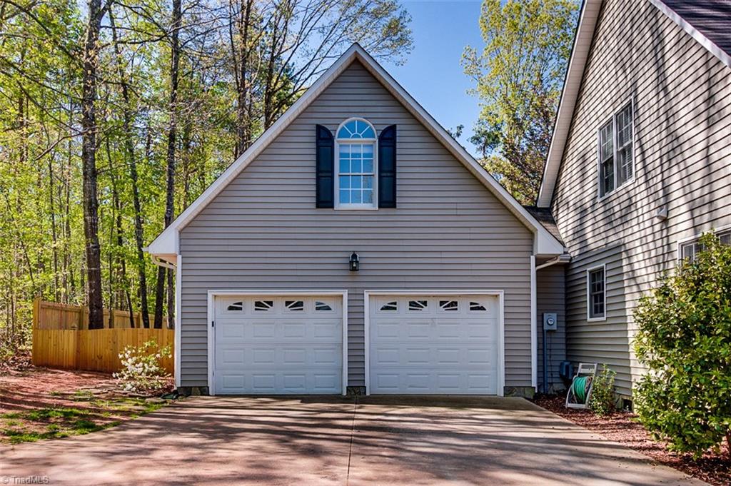 Double attached garage with bonus room over garage