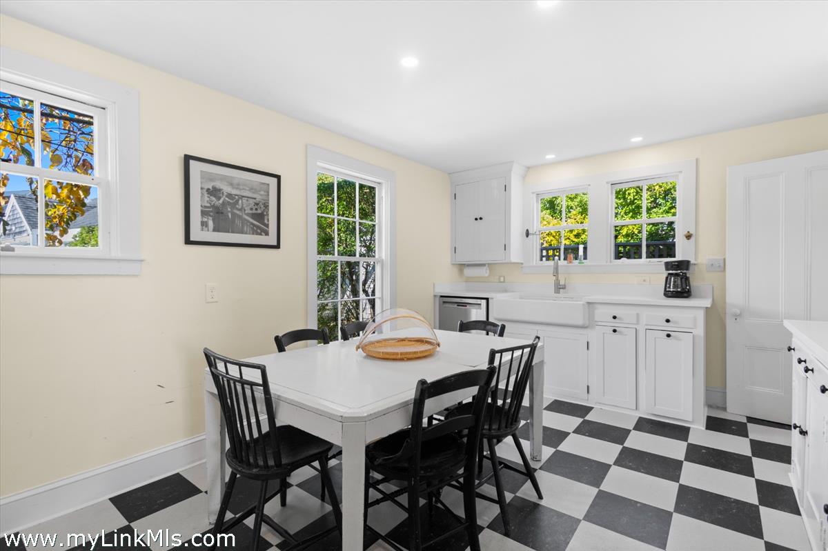 33 Shell Street Nantucket, MA 02554 - Photo 17 of 60