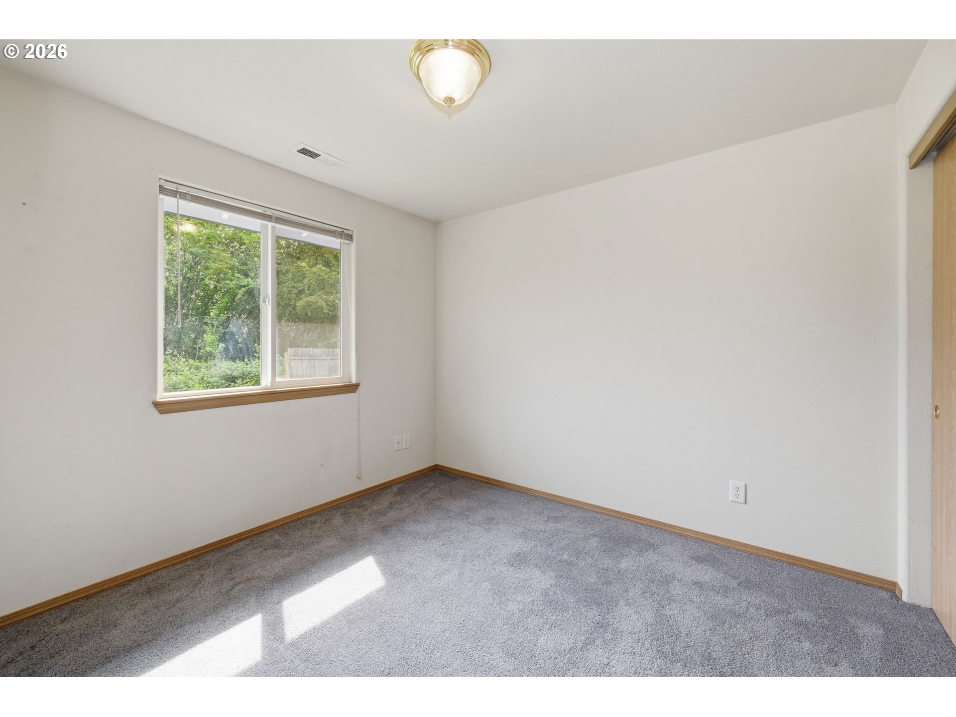 1077 South 10th Street Lebanon, OR 97355 - Photo 23 of 33