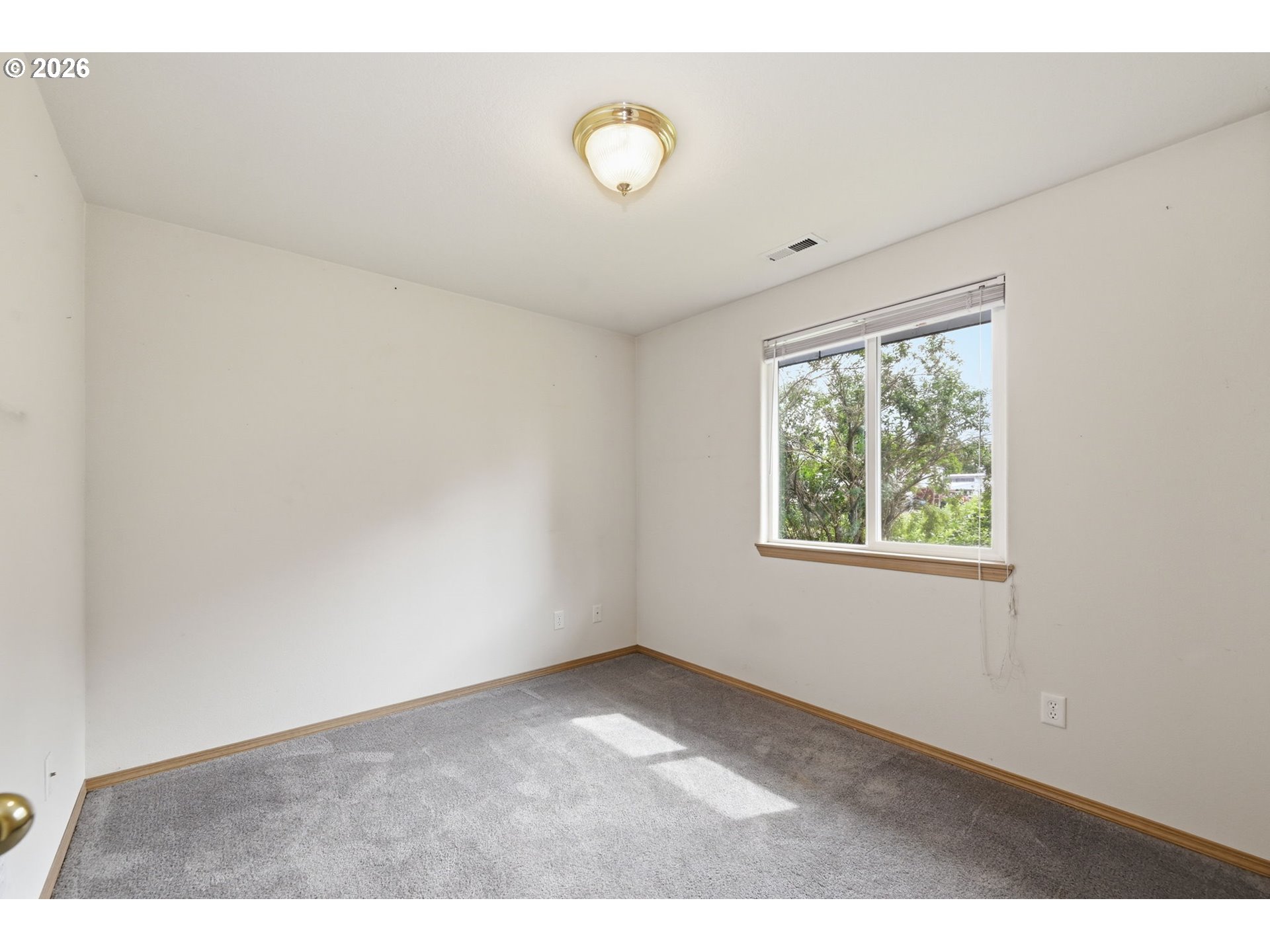 1077 South 10th Street Lebanon, OR 97355 - Photo 25 of 33