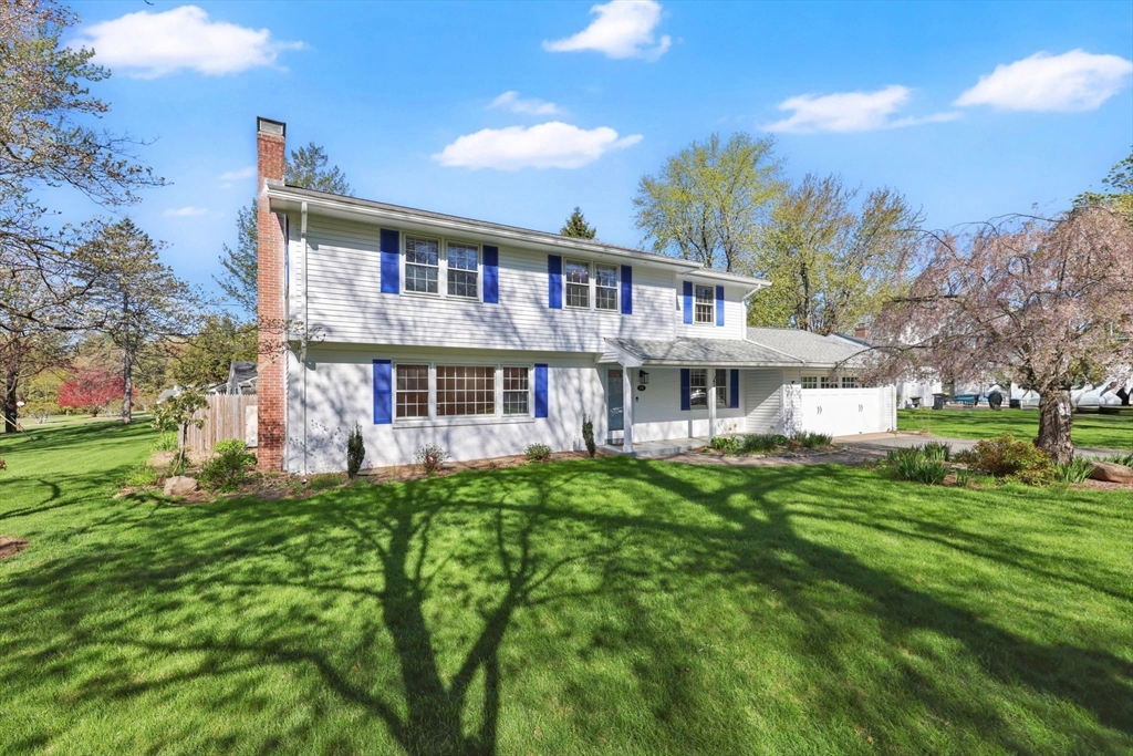 186 Viscount Road Longmeadow, MA 01106 - Photo 1 of 40 Gallery Image 1
