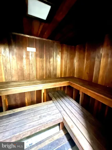 a close view of a mirror in a room