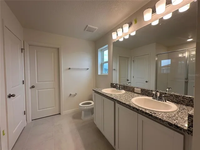 $2,700 | 37411 Roanoke River Way, Zephyrhills, FL 33540