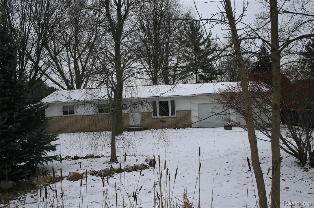 126 Henderson Road Howell, MI 48855 - Photo 1 of 18 1, ft.jpg