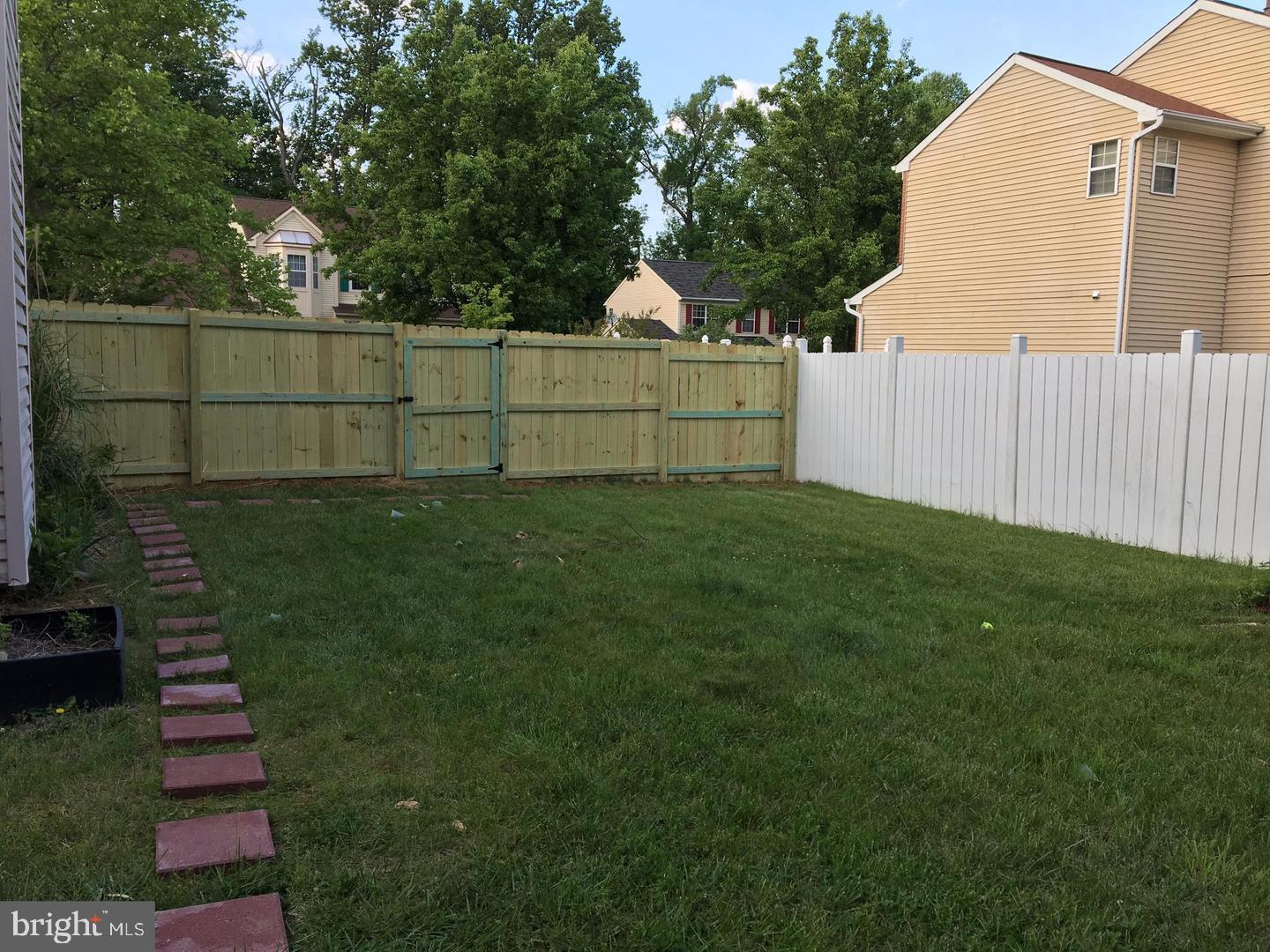 12505 Kingsview Street Bowie, MD 20721 - Photo 3 of 20 Charming fenced backyard retreat