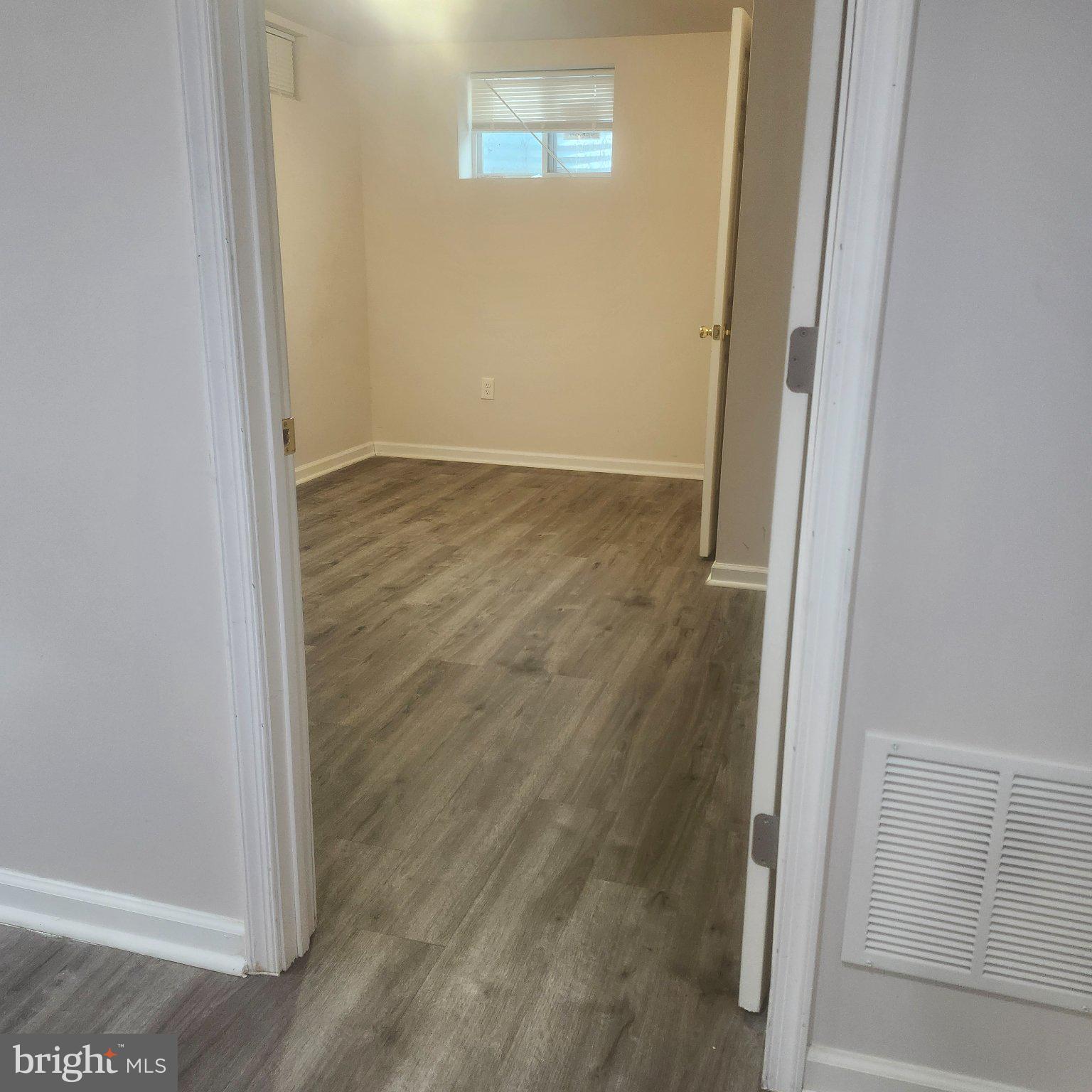 12505 Kingsview Street Bowie, MD 20721 - Photo 8 of 20 Bright and airy entryway awaits you.