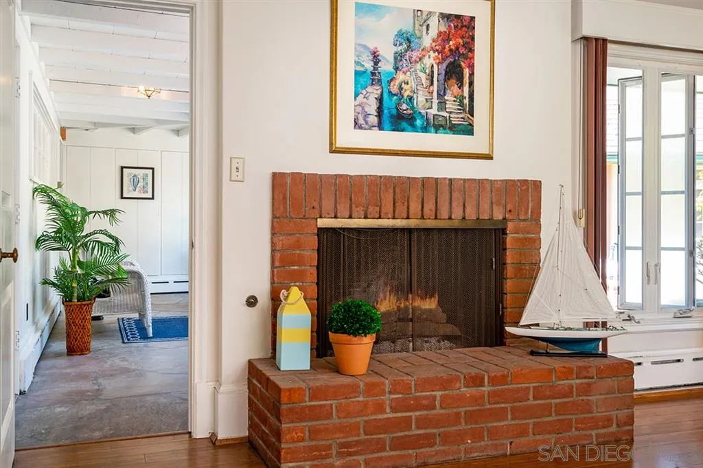 685 Ocean Boulevard Coronado, CA 92118 - Photo 10 of 16 a view of an entryway with wooden floor