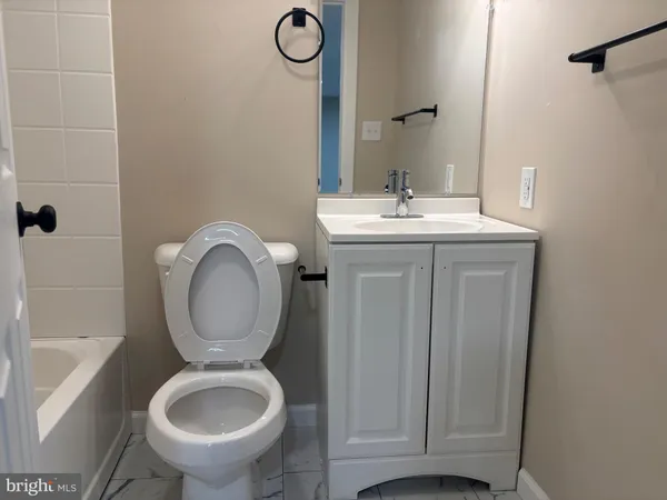 $1,750 | 14 West Avenue, Unit B, Woodstown, NJ 08098