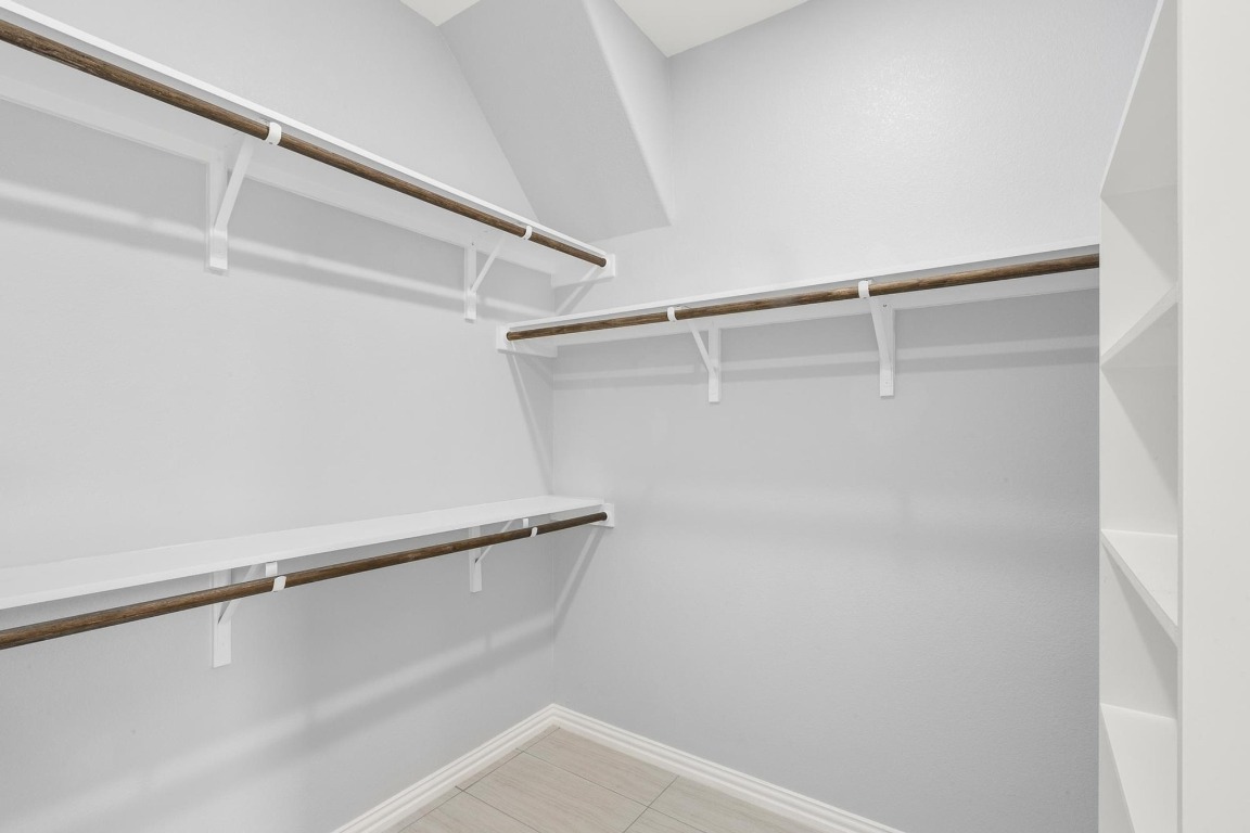 1136 County Road 484 Elgin, TX 78621 - Photo 22 of 37 View of walk in closet