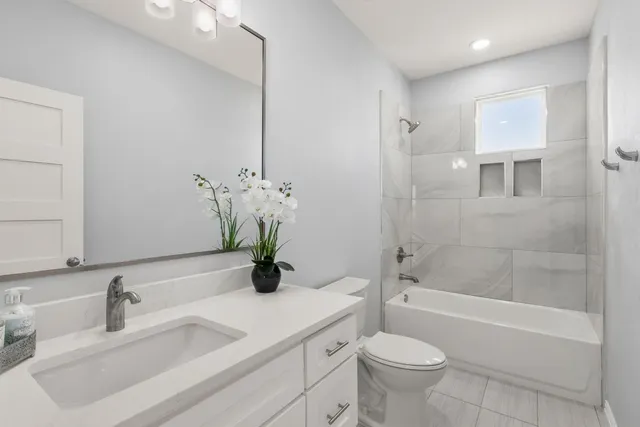 $579,900 | 1136 County Road 484, Elgin, TX 78621