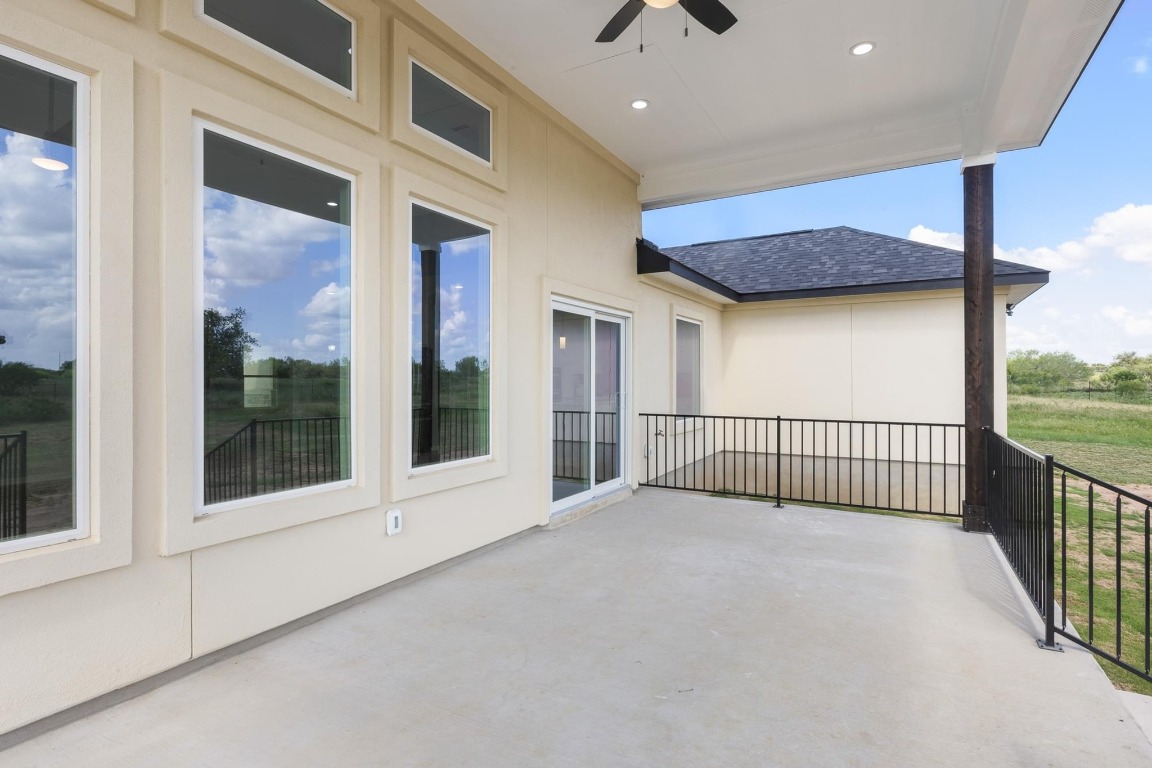 1136 County Road 484 Elgin, TX 78621 - Photo 28 of 37 Balcony featuring ceiling fan