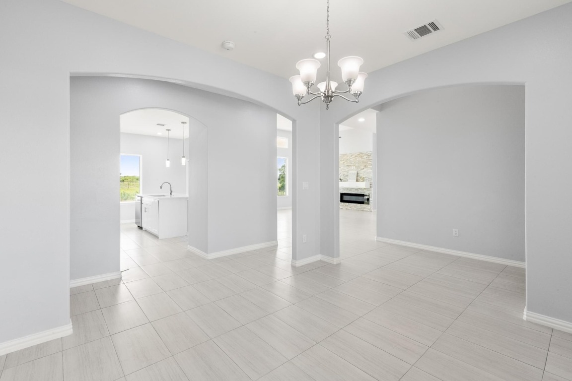 1136 County Road 484 Elgin, TX 78621 - Photo 6 of 37 Dining room