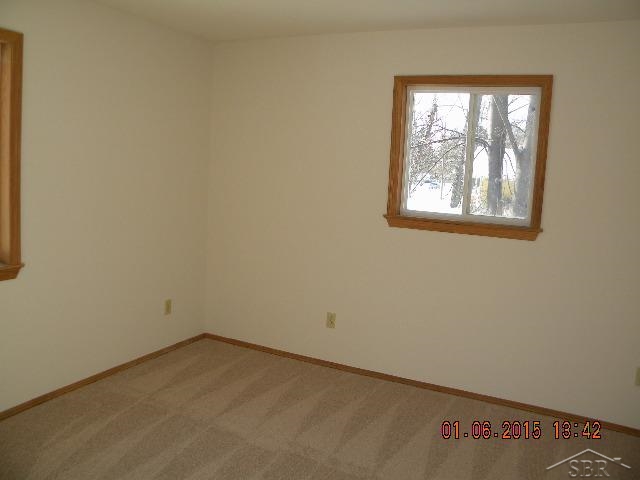 3551 Tatham Road Saginaw, MI 48601 - Photo 8 of 13 31226110-7.JPG
