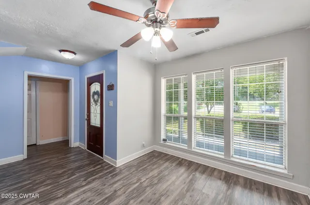 en view interior of the house with wooden floor
