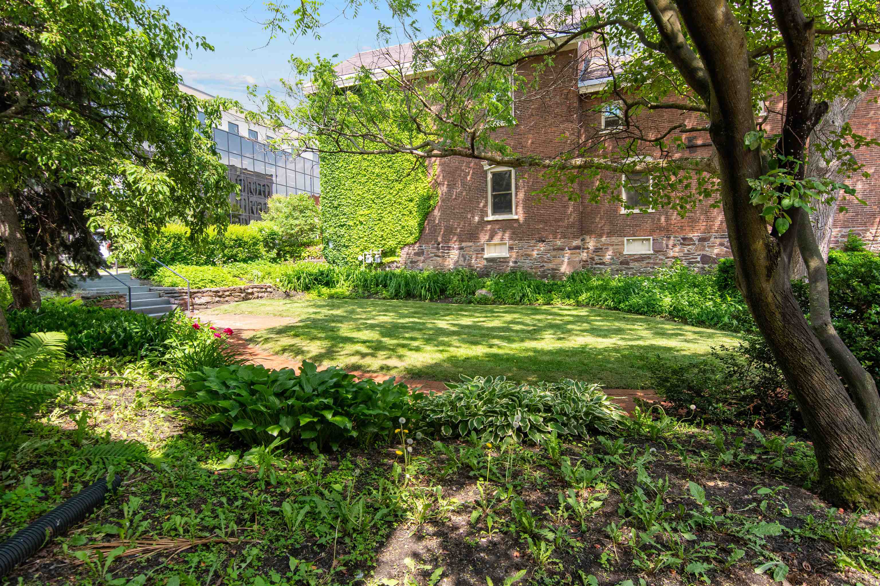 89 College Street, Unit A2 Burlington, VT 05401 - Photo 6 of 38