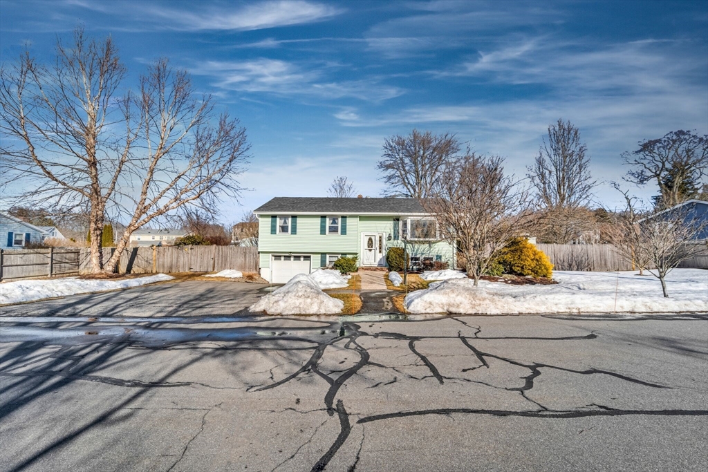 5 Bates Road Haverhill, MA 01832 - Photo 1 of 41 Gallery Image 1