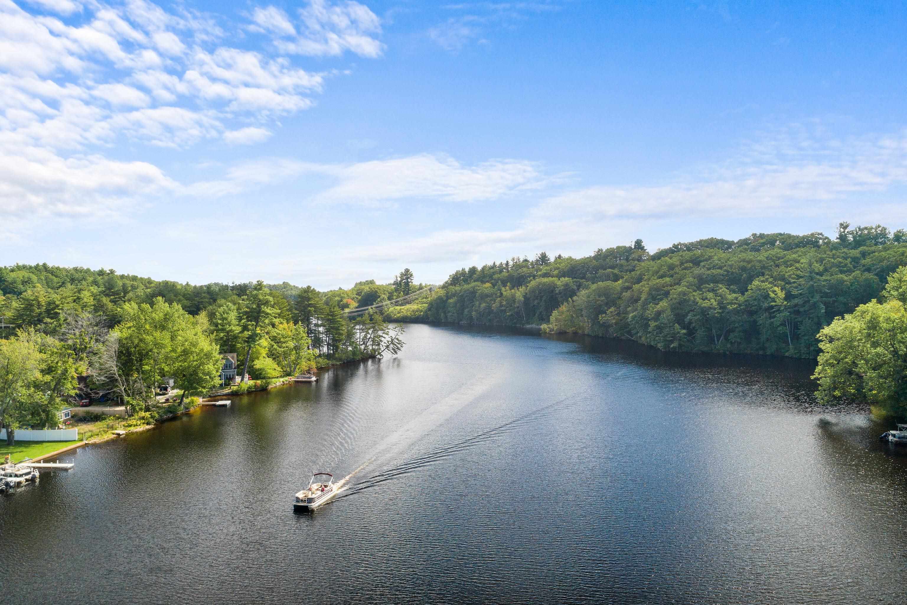 33 Riverview Park Road Manchester, NH 03102 - Photo 3 of 39