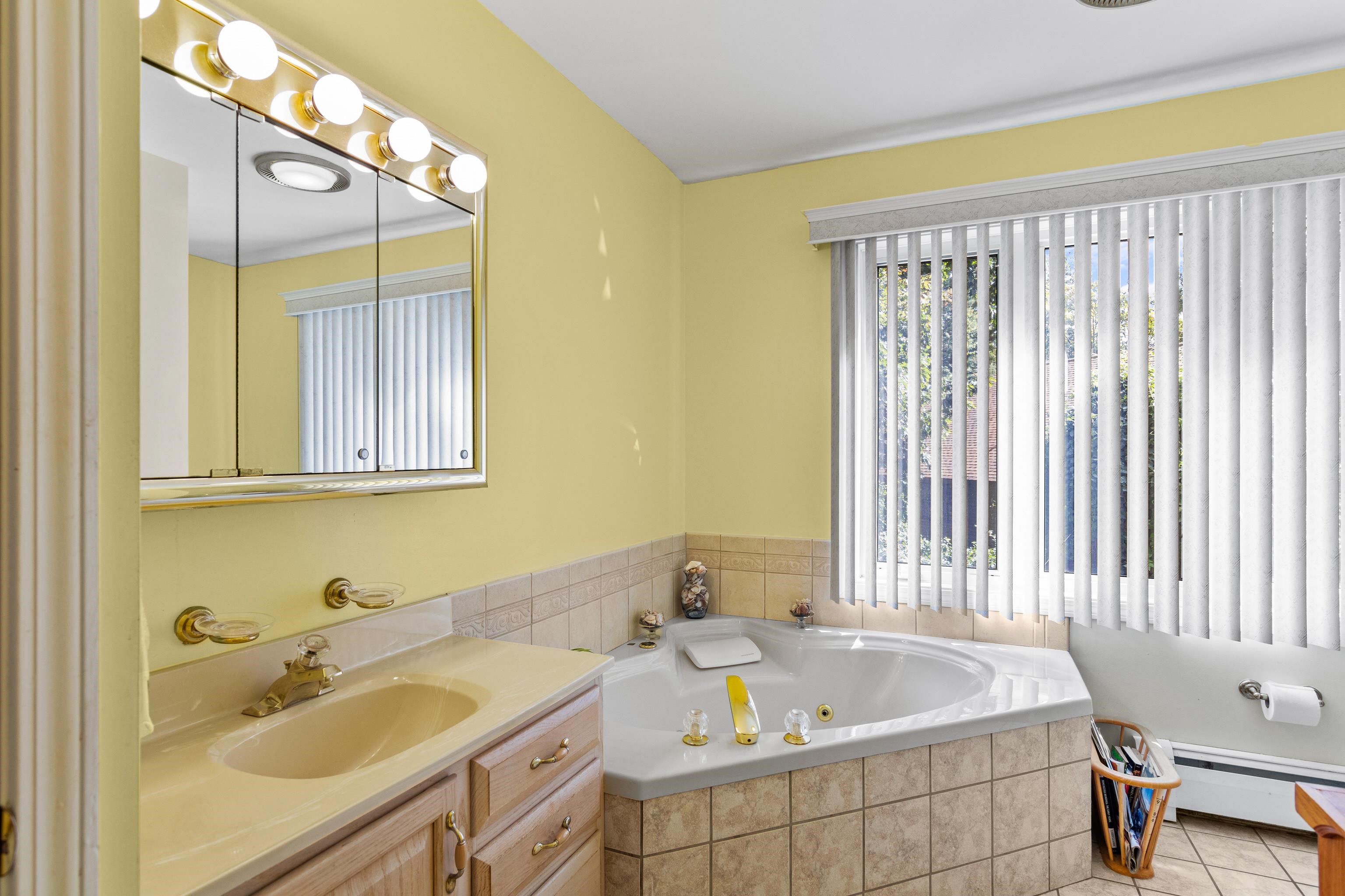 33 Riverview Park Road Manchester, NH 03102 - Photo 34 of 39