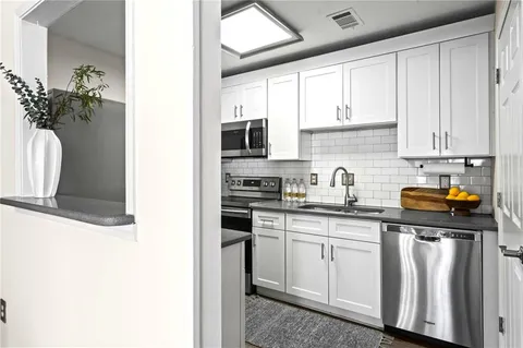 $200,000 | 3991 Woodridge Way, Tucker, GA 30084