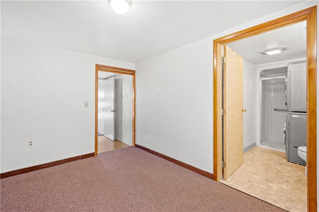 556 Hillcrest Avenue McKees Rocks, PA 15136 - Photo 11 of 25