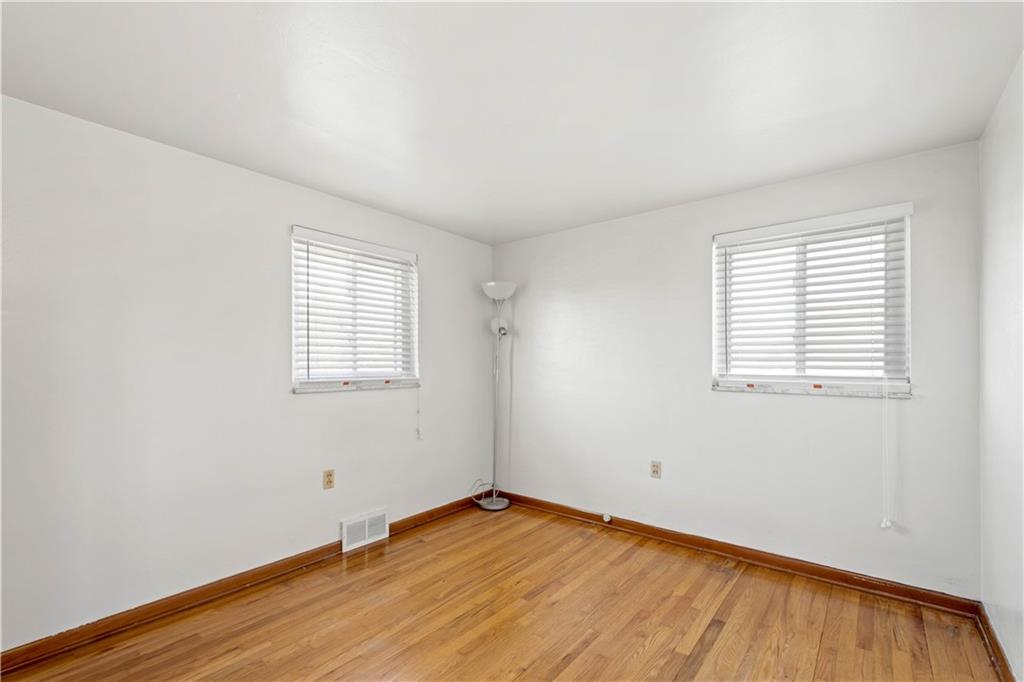 556 Hillcrest Avenue McKees Rocks, PA 15136 - Photo 16 of 25