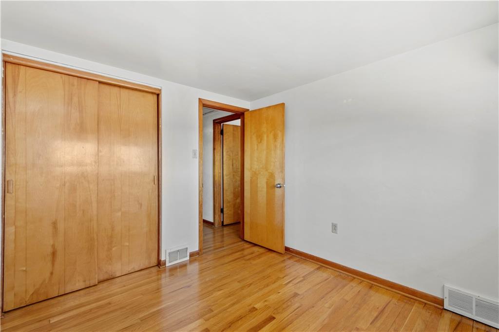 556 Hillcrest Avenue McKees Rocks, PA 15136 - Photo 19 of 25