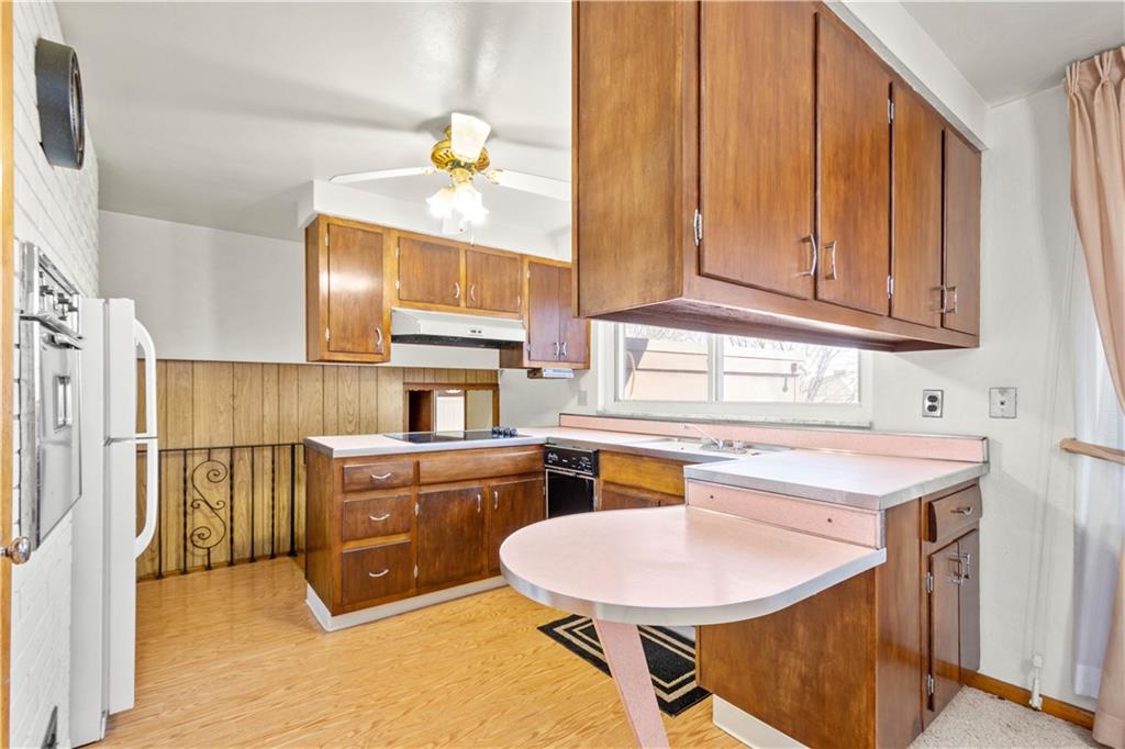 556 Hillcrest Avenue McKees Rocks, PA 15136 - Photo 7 of 25