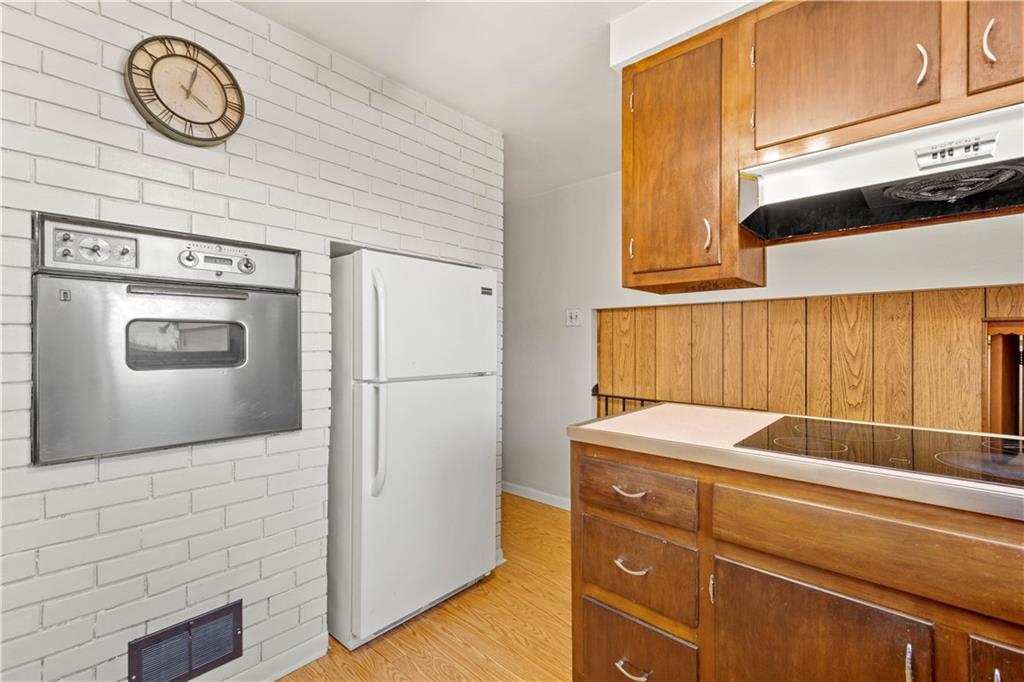 556 Hillcrest Avenue McKees Rocks, PA 15136 - Photo 8 of 25
