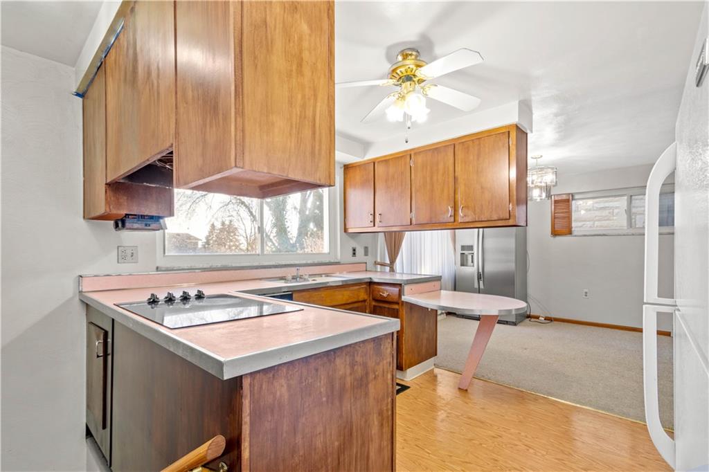 556 Hillcrest Avenue McKees Rocks, PA 15136 - Photo 10 of 25