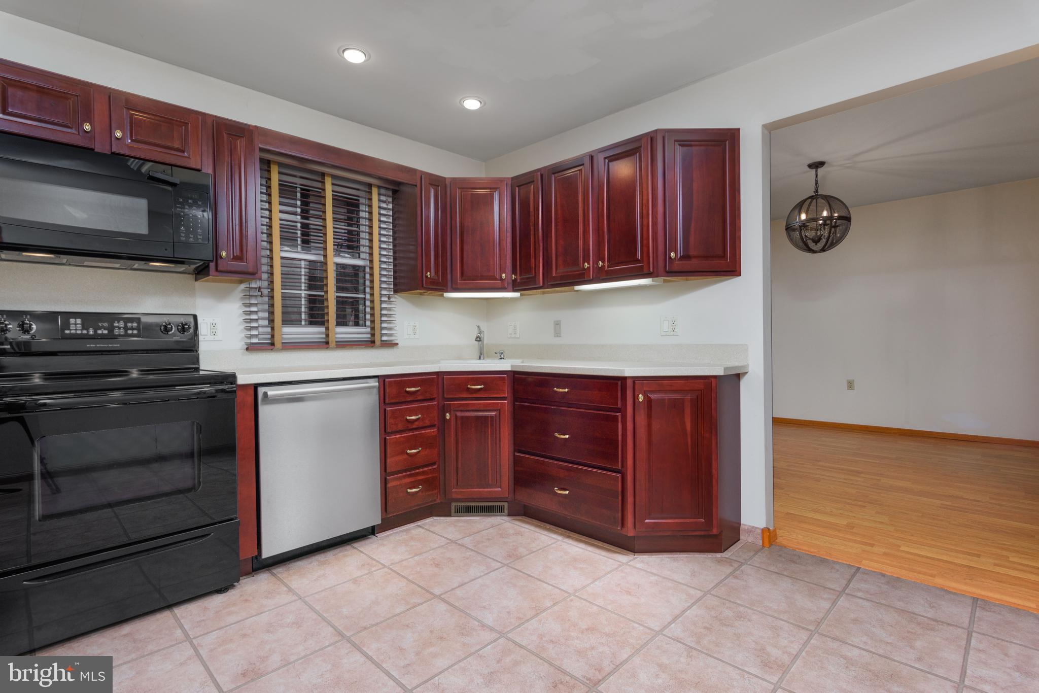 4483 Nantucket Road Harrisburg, PA 17112 - Photo 3 of 31 Gallery Image 3