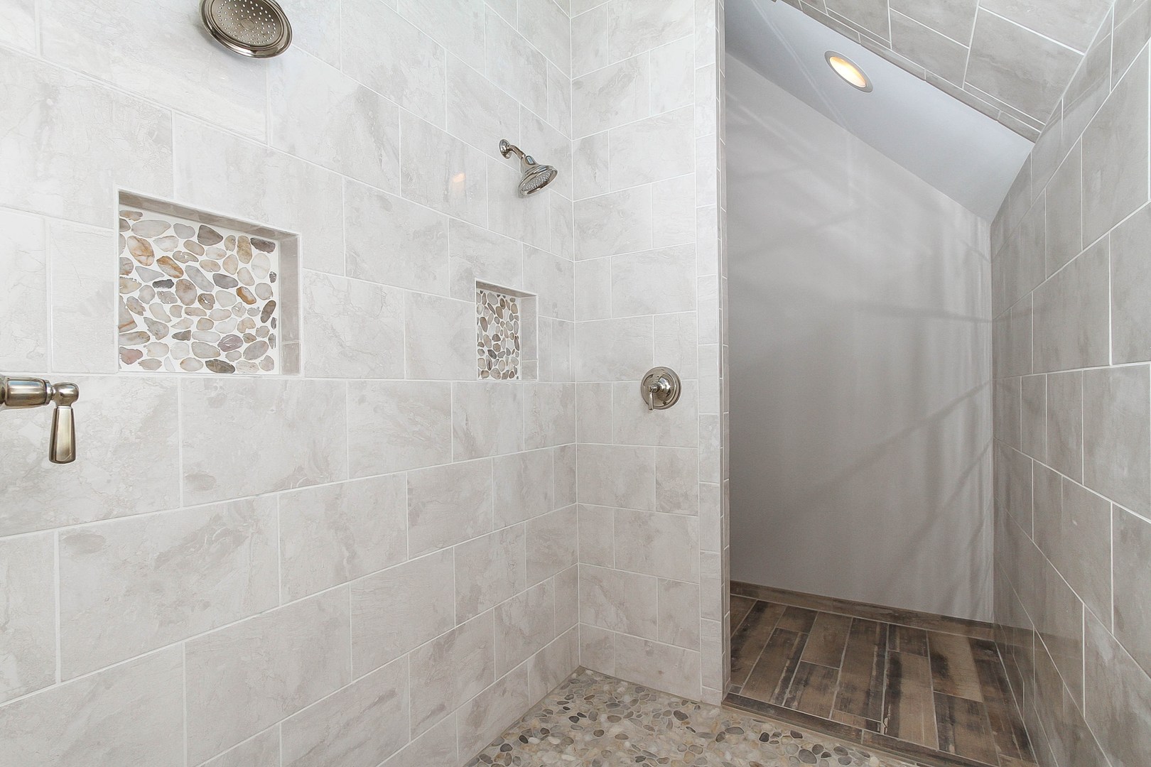 635 North Main Street Naperville, IL 60563 - Photo 18 of 26 a bathroom with a shower