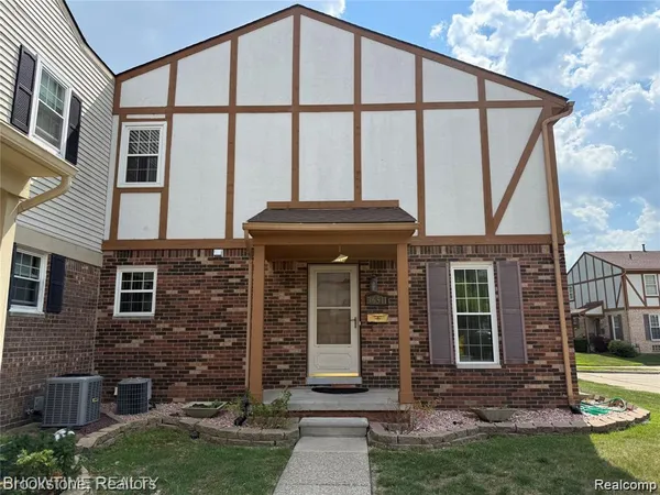 $2,000 | 36511 Park Pl Drive, Sterling Heights, MI 48310