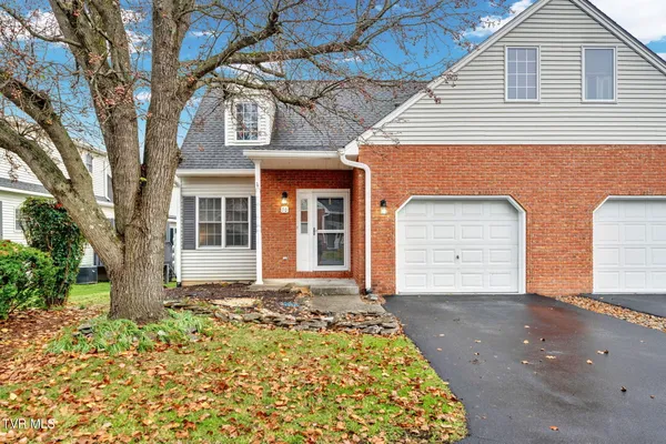 $259,000 | 1725 West Lakeview Drive, Unit 70, Johnson City, TN 37601