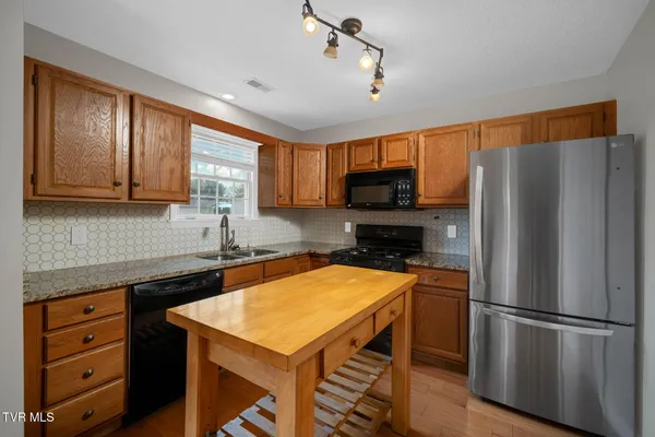$259,000 | 1725 West Lakeview Drive, Unit 70, Johnson City, TN 37601