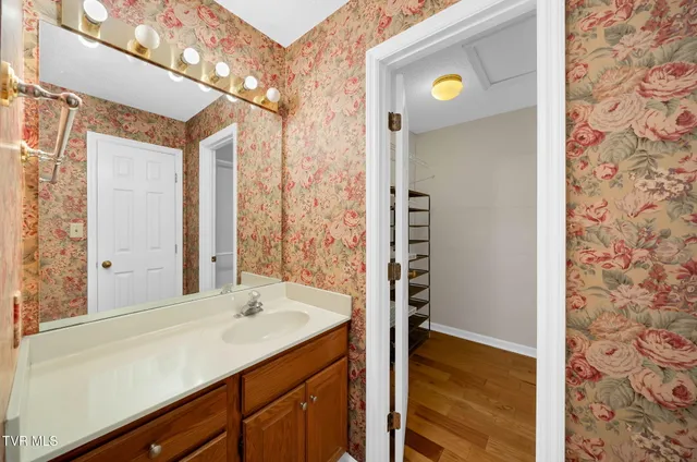 $259,900 | 1725 West Lakeview Drive, Unit 70, Johnson City, TN 37601