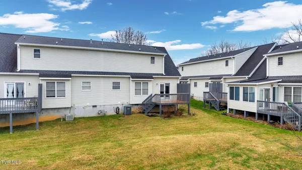 $259,000 | 1725 West Lakeview Drive, Unit 70, Johnson City, TN 37601