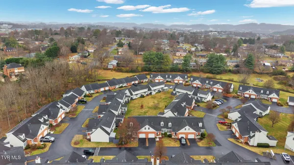 $259,000 | 1725 West Lakeview Drive, Unit 70, Johnson City, TN 37601