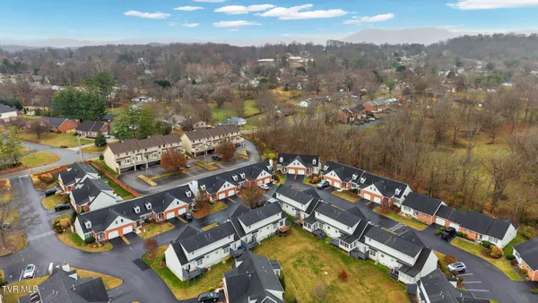 $259,000 | 1725 West Lakeview Drive, Unit 70, Johnson City, TN 37601