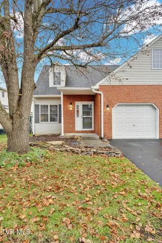 $259,900 | 1725 West Lakeview Drive, Unit 70, Johnson City, TN 37601