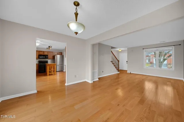 $259,900 | 1725 West Lakeview Drive, Unit 70, Johnson City, TN 37601