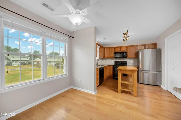 $259,000 | 1725 West Lakeview Drive, Unit 70, Johnson City, TN 37601