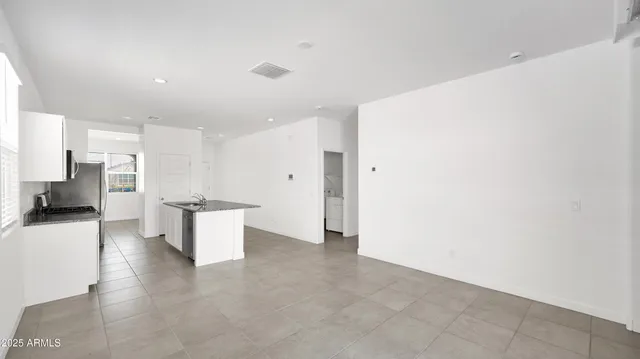 $1,750 | 40035 West Shaver Drive, Maricopa, AZ 85138