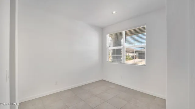 $1,750 | 40035 West Shaver Drive, Maricopa, AZ 85138