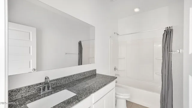 $1,750 | 40035 West Shaver Drive, Maricopa, AZ 85138