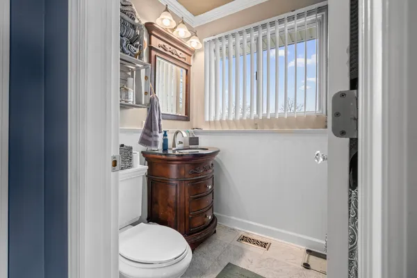 $550,000 | 340 Stonehurst Lane, Roselle, IL 60172