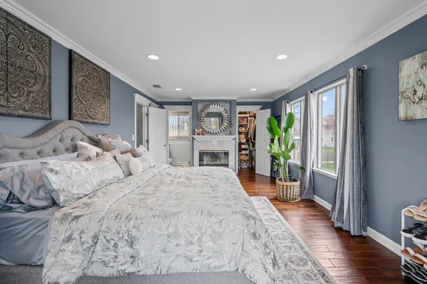 $550,000 | 340 Stonehurst Lane, Roselle, IL 60172
