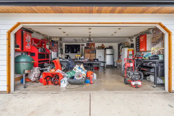 $550,000 | 340 Stonehurst Lane, Roselle, IL 60172